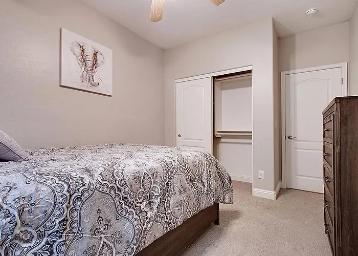 Hollyhock - Pet-friendly 4br Heated Pool & Near Golf Ferienhaus Chandler