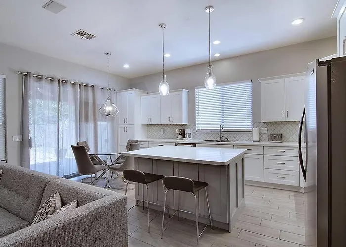 Hollyhock - Pet-friendly 4br Heated Pool & Near Golf * Chandler