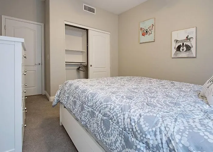 Hollyhock - Pet-friendly 4br Heated Pool & Near Golf